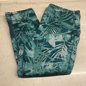 All in Motion leaf print crop leggings